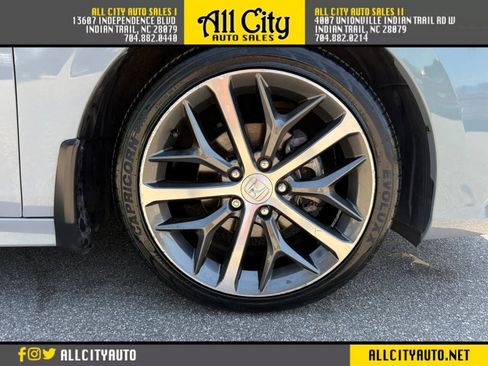 Used 2022 Honda Civic Touring image 13