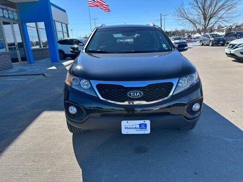 Used 2011 Kia Sorento LX w/ Convenience Pkg image 2