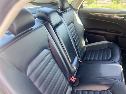 Used 2018 Ford Fusion SE w/ Equipment Group 602A FWD image 27