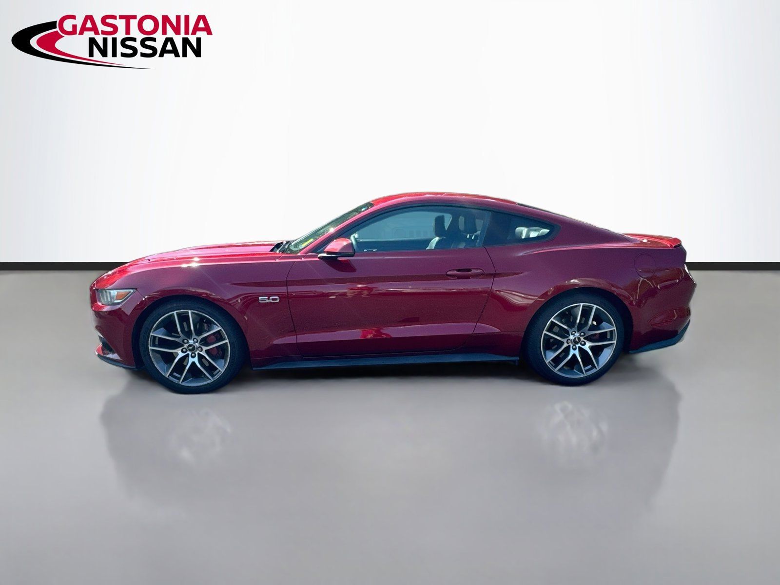 Used 2017 Ford Mustang GT Premium RWD image 5