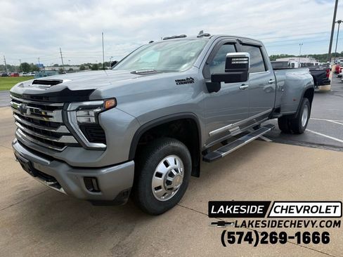 Used 2024 Chevrolet Silverado 3500 High Country w/ High Country Premium Package AWD/4WD image 1