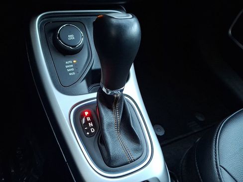 Used 2019 Jeep Compass Latitude image 16