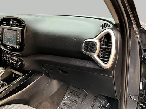 Used 2020 Kia Soul LX FWD image 18