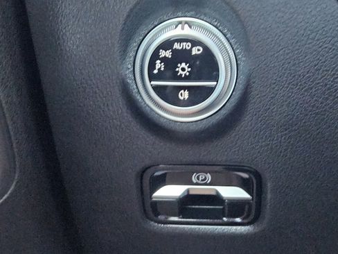 Used 2025 Mercedes-Benz C 300 4MATIC Sedan image 22