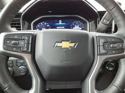 Used 2025 Chevrolet Silverado 2500 LT w/ Convenience Package AWD/4WD image 12