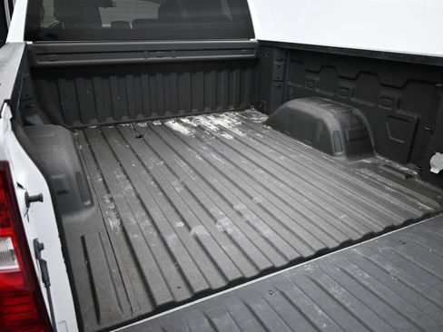 Used 2024 Chevrolet Silverado 1500 LT RWD image 14