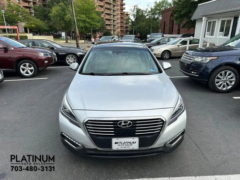 Used 2016 Hyundai Sonata Limited w/ Option Group 02 FWD image 4
