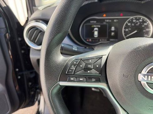 Used 2023 Nissan Versa SV FWD image 15