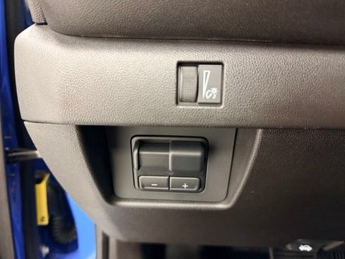 Certified 2025 Chevrolet Colorado Trail Boss AWD/4WD image 19
