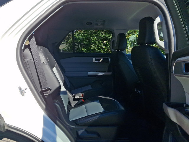 Used 2023 Ford Explorer XLT w/ Equipment Group 202A AWD/4WD image 40
