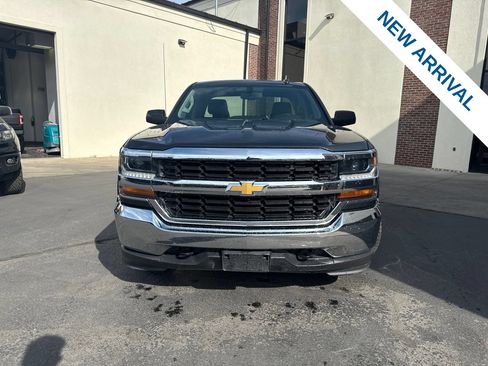Used 2019 Chevrolet Silverado 1500 LT AWD/4WD image 2