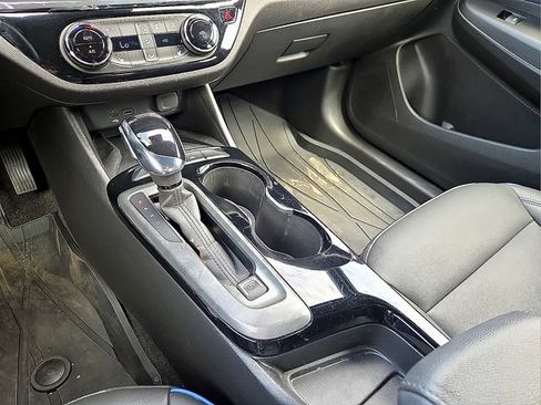 Used 2025 Buick Envista Sport Touring w/ Convenience I Package FWD image 25