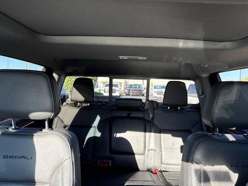 Used 2022 GMC Sierra 1500 Denali w/ Denali Reserve Package AWD/4WD image 9