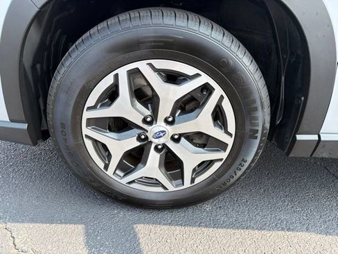 Used 2023 Subaru Forester Premium AWD/4WD image 28