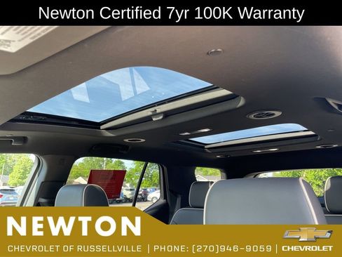 Used 2023 Chevrolet Traverse Premier AWD/4WD image 26