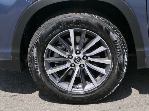 Used 2018 Toyota Highlander XLE FWD image 8