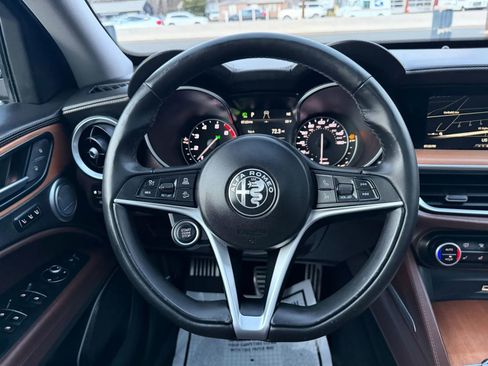 Used 2019 Alfa Romeo Stelvio Ti Lusso w/ Quick Order Package 22X Lusso AWD/4WD image 38
