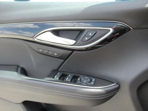 Used 2024 Buick Envision Preferred AWD/4WD image 20