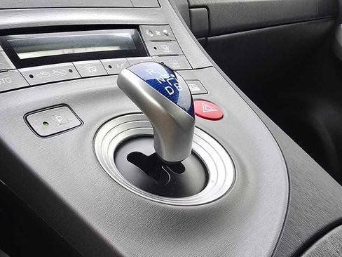 Used 2014 Toyota Prius Three image 30