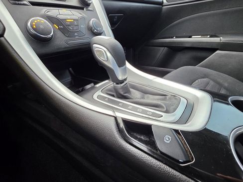 Used 2016 Ford Fusion SE FWD image 17