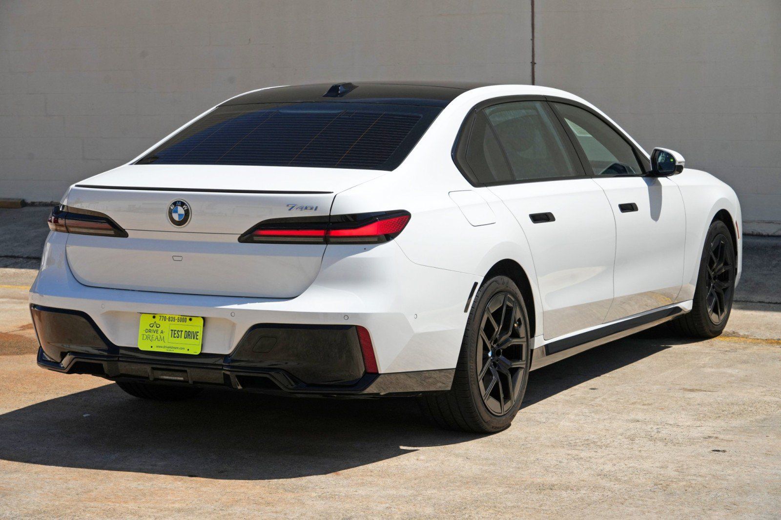 Used 2023 BMW 740i w/ Parking Assistance Package RWD image 58