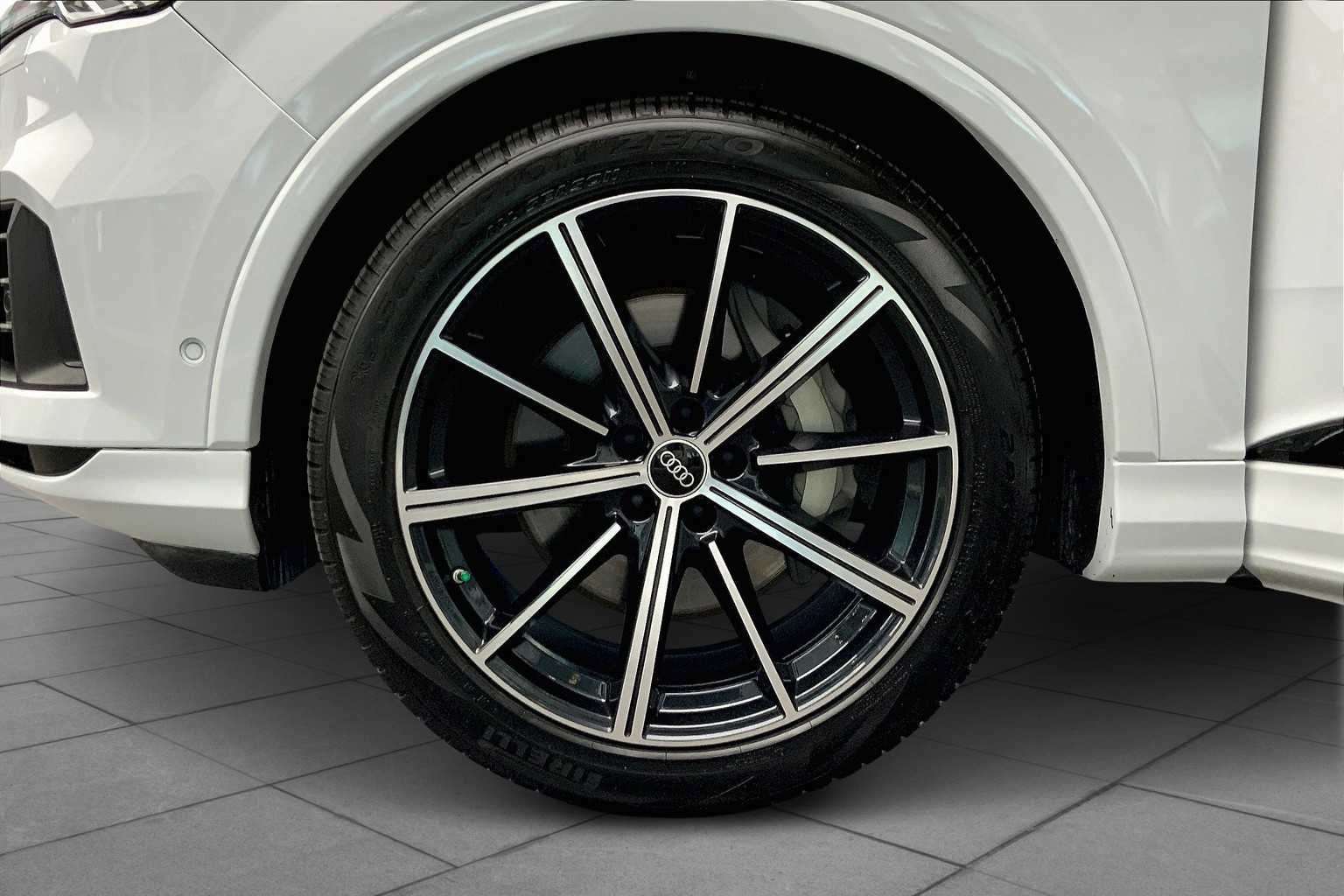 Used 2024 Audi Q7 3.0T Prestige AWD/4WD image 10