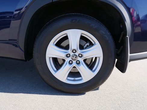 Used 2022 Toyota Highlander L image 12