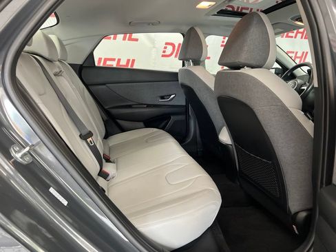 Used 2023 Hyundai Elantra Limited FWD image 10