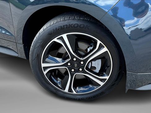 Used 2024 Ford Edge ST image 9