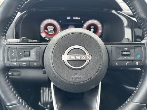 Used 2023 Nissan Pathfinder Platinum image 17