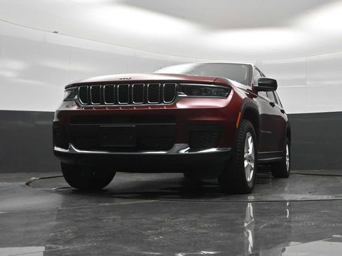 Used 2022 Jeep Grand Cherokee L Laredo w/ Luxury Tech Group I AWD/4WD image 14