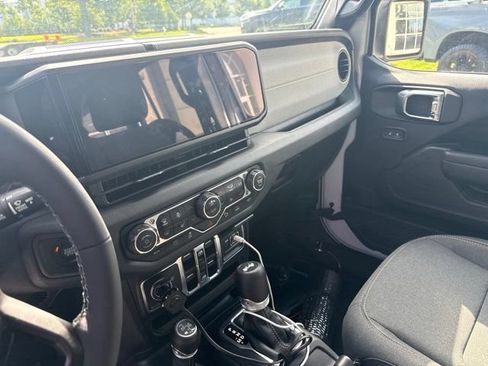 Used 2025 Jeep Wrangler Unlimited Sport S 4xe w/ Convenience Group AWD/4WD image 15