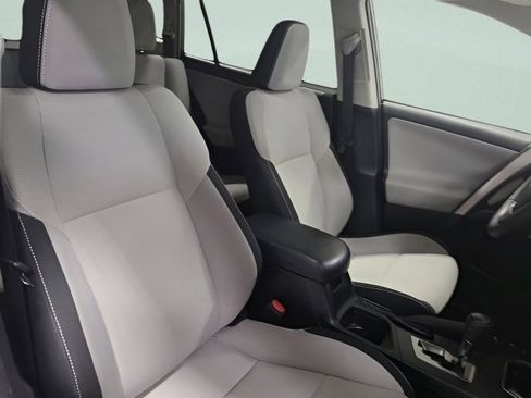 Used 2018 Toyota RAV4 XLE AWD/4WD image 15