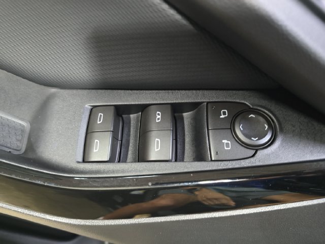 Used 2026 Chevrolet Equinox LT AWD/4WD image 29