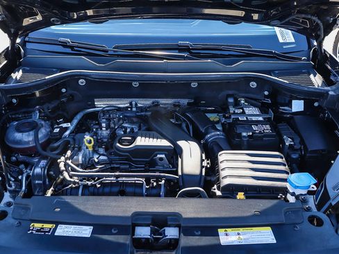 Used 2023 Volkswagen Taos SE w/ Panoramic Sunroof Package image 29