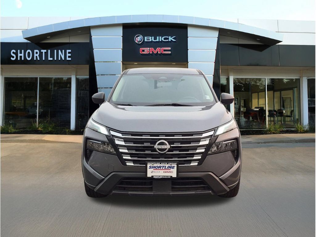 Used 2024 Nissan Rogue S AWD/4WD image 8