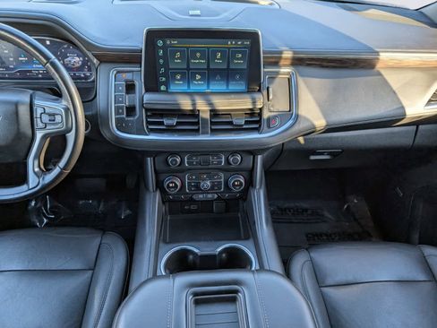 Used 2022 Chevrolet Suburban LT image 18