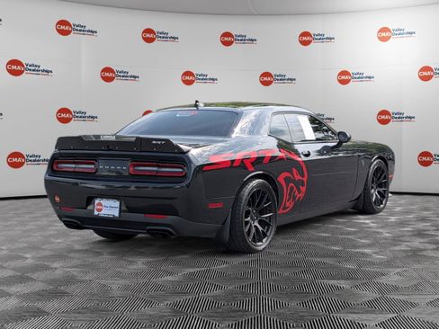 Used 2015 Dodge Challenger SRT Hellcat RWD image 5