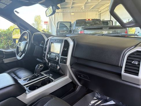 Used 2018 Ford F150 Lariat w/ Equipment Group 502A Luxury AWD/4WD image 29