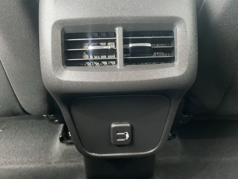 Used 2023 Chevrolet Equinox LT AWD/4WD image 29