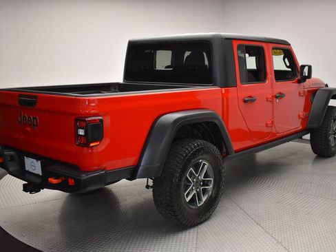 Used 2026 Jeep Gladiator Mojave AWD/4WD image 5