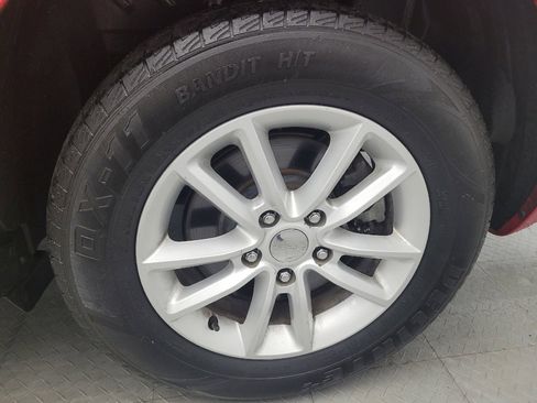 Used 2017 Dodge Journey SE image 31