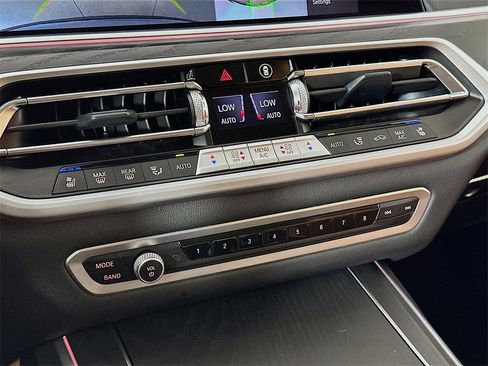 Used 2022 BMW X7 xDrive40i image 28