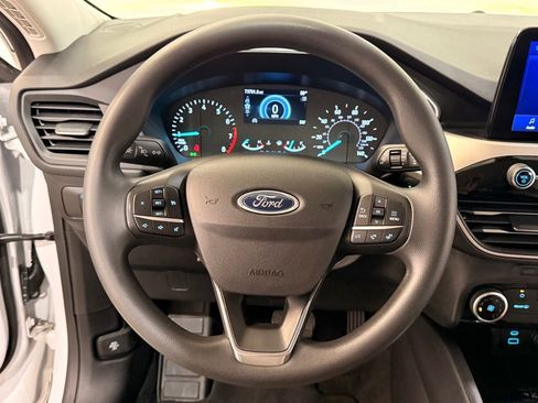 Used 2022 Ford Escape SE image 20