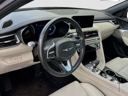 Used 2025 Genesis G70 2.5T image 18