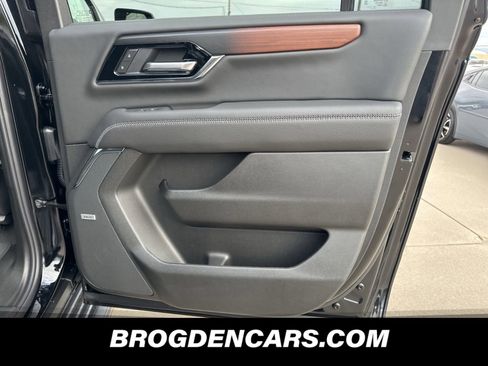 New 2026 GMC Yukon XL Denali image 5