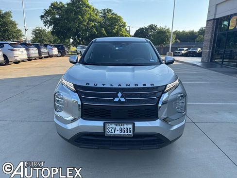 Used 2023 Mitsubishi Outlander ES AWD/4WD image 1
