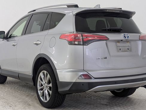 Used 2017 Toyota RAV4 Limited image 3