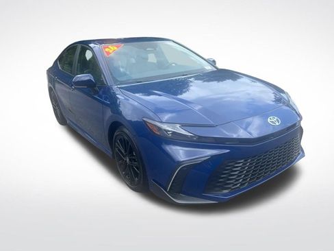 Used 2026 Toyota Camry SE FWD image 3