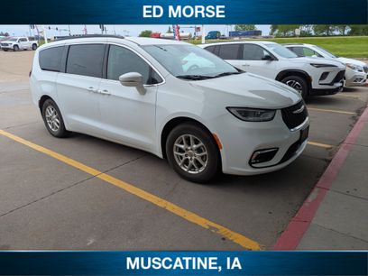 Used 2022 Chrysler Pacifica Touring-L